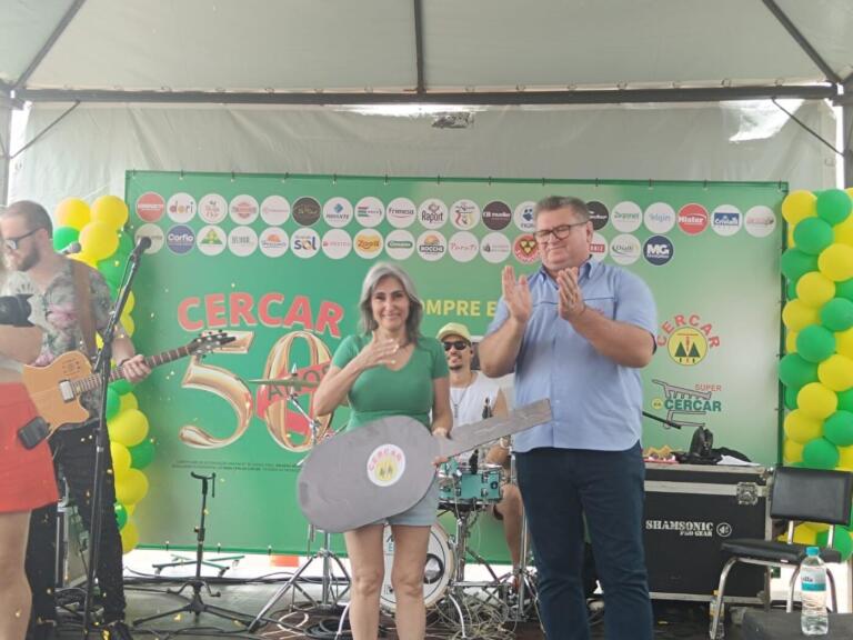 Alexandra Dal Forno é a ganhadora do Fiat Mobi da campanha Cercar 50 anos