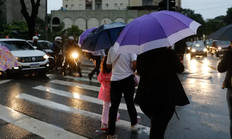 Entenda em perguntas e respostas o ciclone na costa do Sul do Brasil