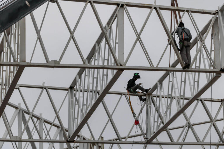 Paraná gera 122 mil empregos em 2023 e tem melhor resultado da região Sul