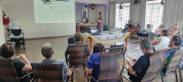 Associação Beneficente Lar Rosas Unidas promove encontro sobre Direitos e Deveres dos Idosos