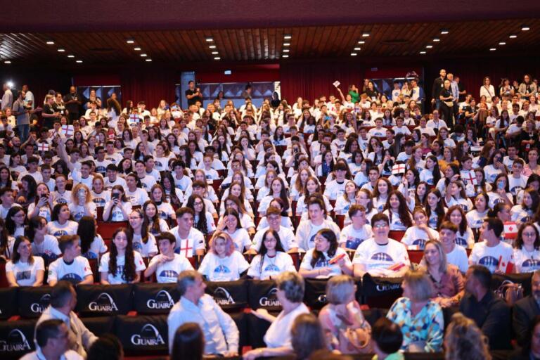 Após duas novas fases em 2023, mil alunos da rede estadual ganham o mundo em janeiro