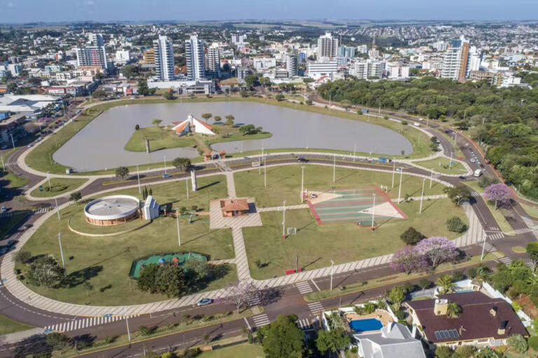Homem de 33 anos é preso por suspeita de abuso sexual contra menina de sete anos em banheiro público de Toledo