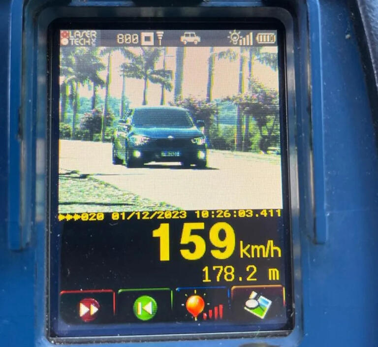 Carro é flagrado a 159 quilômetros por hora, dobro do permitido na PR-488, em Santa Helena