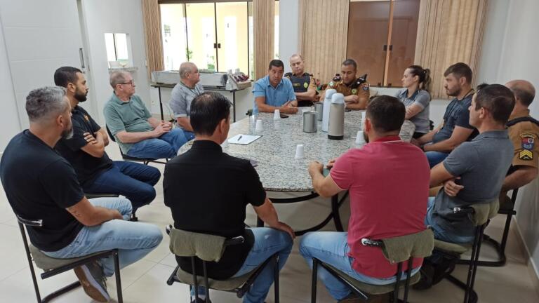 Motoristas de aplicativo de Marechal Rondon terão que retirar adesivos dos veículos