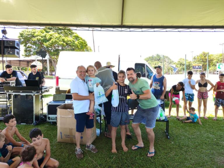 Acampamento Pais e Filhos termina com sorteio de brindes; veja fotos