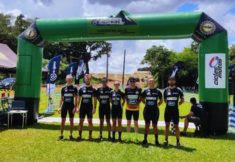 Atletas da ARC conquistam o título em duas categorias em evento regional