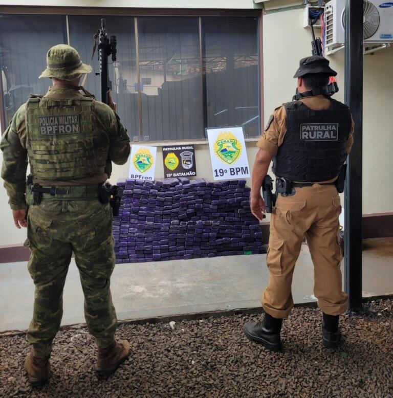 Operação conjunta resulta na apreensão de veículo com 220 quilos de maconha em Guaíra
