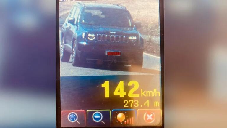 Em apenas um dia de operação, PRE flagra 80 veículos em alta velocidade no Paraná