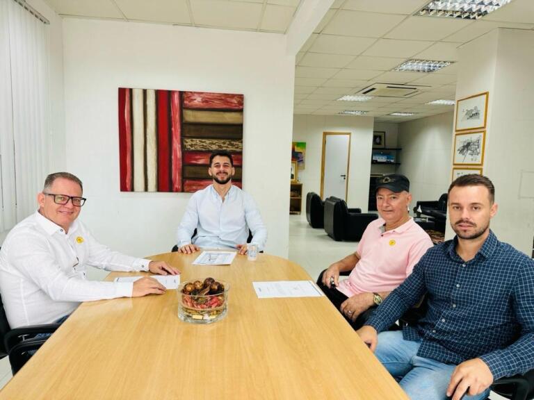 Mercedes quer implantar programa Qualifica Paraná