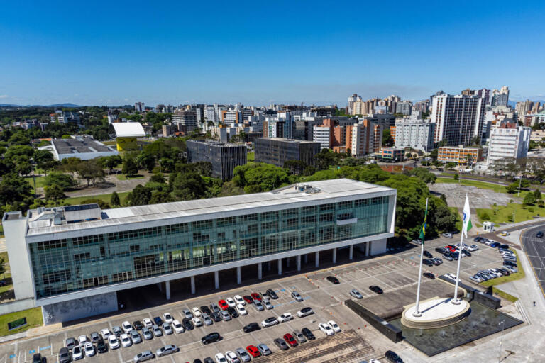 Governo do Paraná altera calendário oficial para incluir feriado da Consciência Negra
