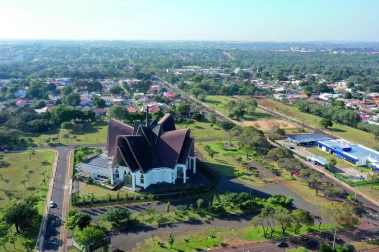 Itaipu anuncia leilão de 34 imóveis da Vila A