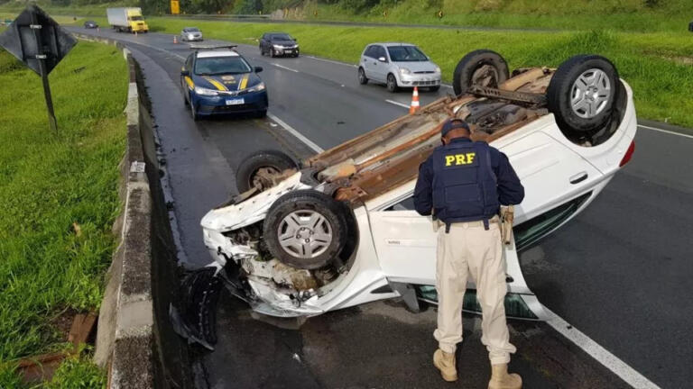 Pedestres, motociclistas e ciclistas foram 40% dos mortos nas BRs do Paraná em 2023