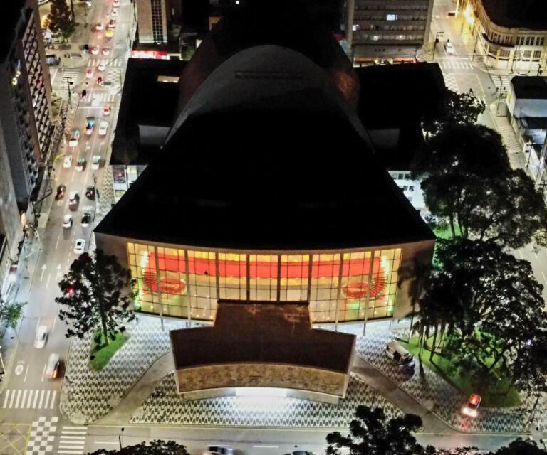 Processo seletivo oferta vagas para Centro Cultural Teatro Guaíra; salários chegam a R$ 6,6 mil