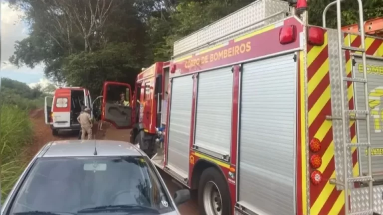 Mulher é presa por embriaguez após capotar carro com seis crianças no Paraná