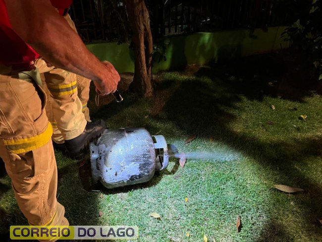 Defesa Civil e Corpo de Bombeiros controlam princípio de incêndio em botijão de gás em Santa Helena