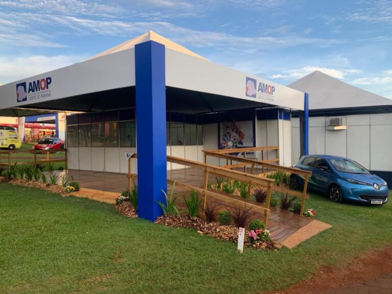 Amop marca presença no Show Rural com “Casa dos Prefeitos”