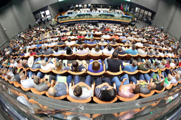 Coamo tem receita global de R$ 30,3 bilhões e distribui sobras de R$ 850 milhões aos cooperados