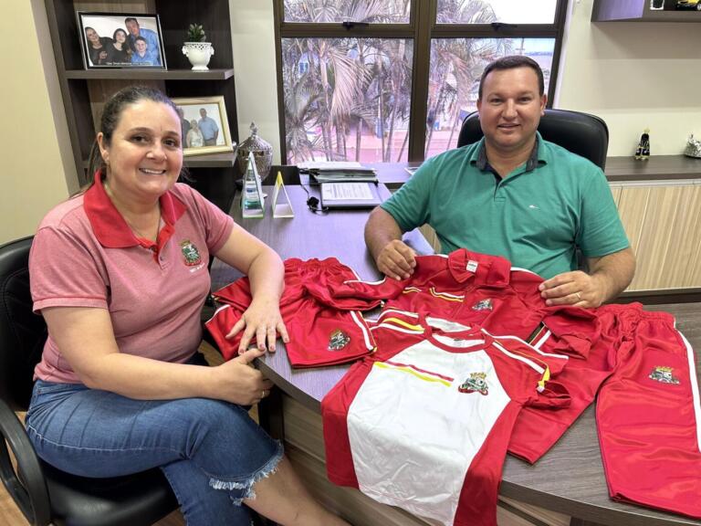 Pelo segundo ano, alunos de Mercedes irão receber uniformes escolares gratuitos