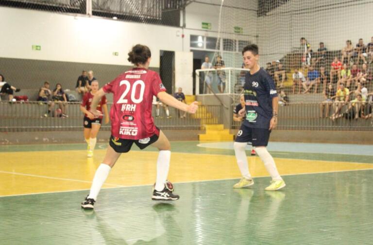 Municipal de Futsal de Entre Rios define finalistas em duas categorias
