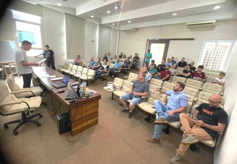 Após audiência, projeto de padronização de lixeiras públicas segue tramitação na Câmara