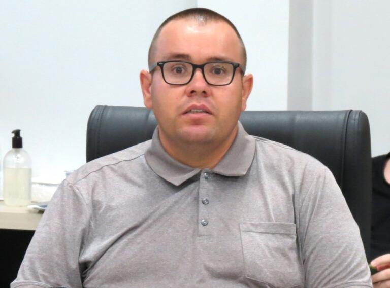 Gordinho do Suco solicita recursos federais para construção de complexo esportivo