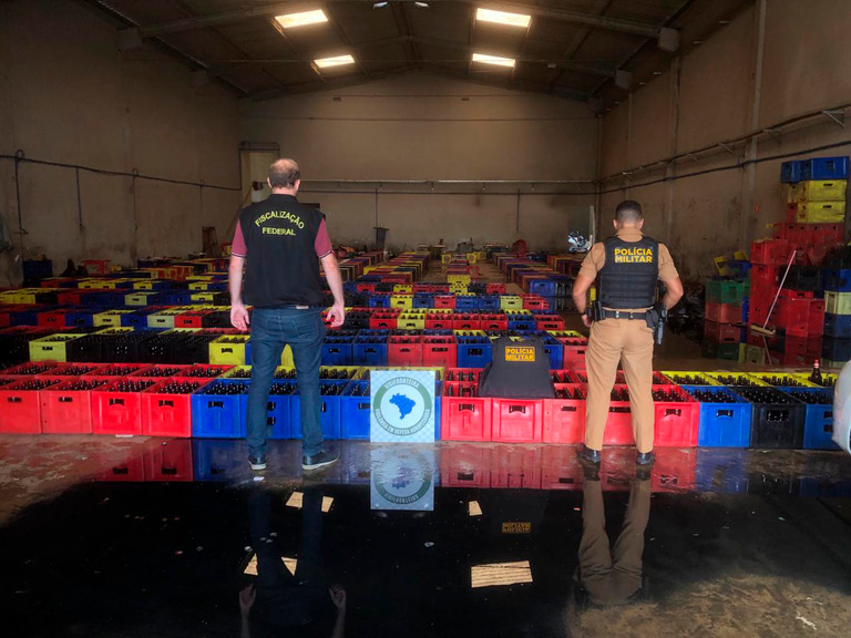 Cerca de 18 mil garrafas de cerveja falsificadas são apreendidas no Paraná