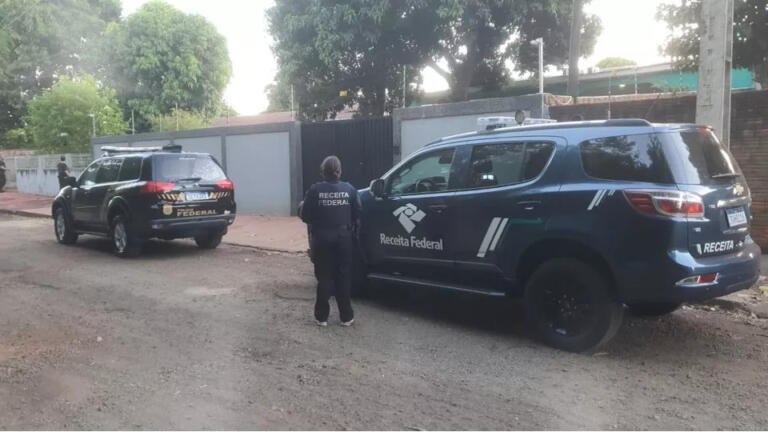 Grupo especializado no contrabando de baterias do Paraguai é alvo de operação