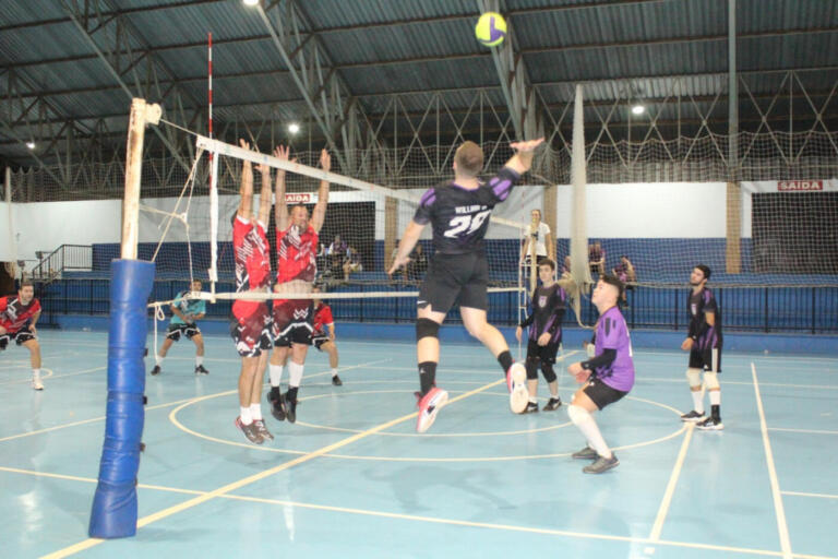 Troféu Haraldo Altmann de Voleibol começa nesta terça-feira com dois jogos na Vila Gaúcha