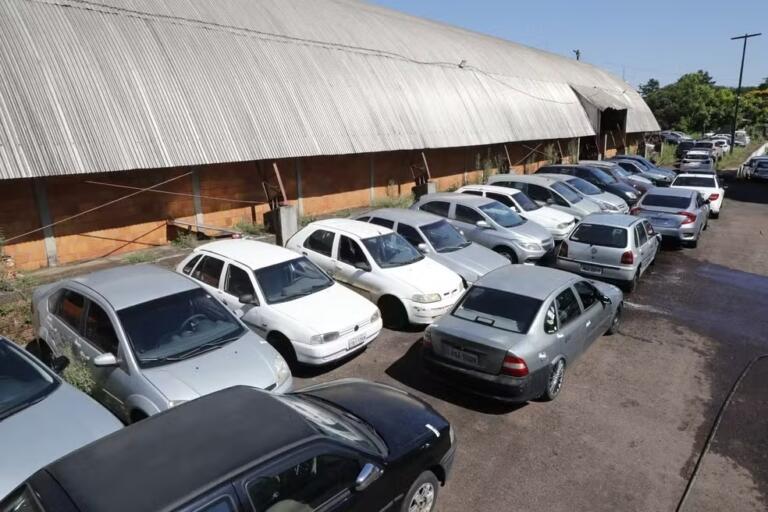Transitar de Cascavel realiza leilão com mais de 300 veículos