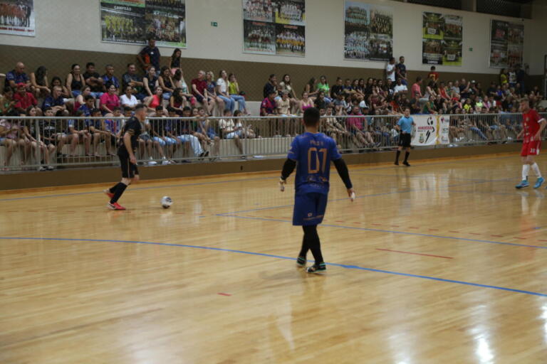 Prefeito anuncia climatização de todos ginásios e salões comunitários dos distritos de Mercedes