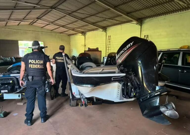 Polícia Federal investiga casal por esquema de tráfico de pessoas após denúncia de vítima à assistente social