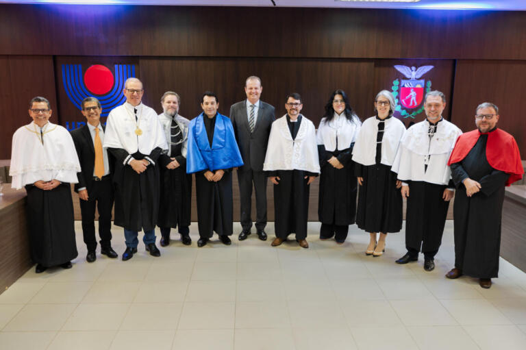 Empossados reitor e vice-reitor e novos diretores da Unioeste