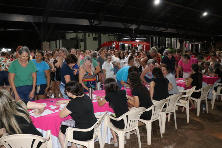 Pato Bragado repassa vales-beleza às mulheres e programa Noite da Mulher