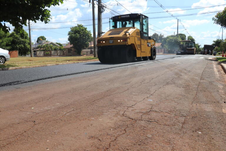 Pato Bragado recebe recape asfáltico e revitalização de passeios públicos no centro