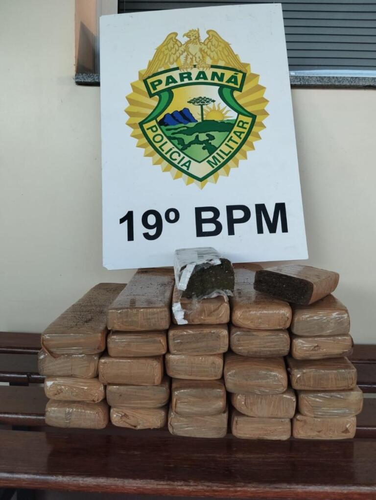 PM encontra tabletes de maconha na bagagem de passageiro de táxi em Santa Helena