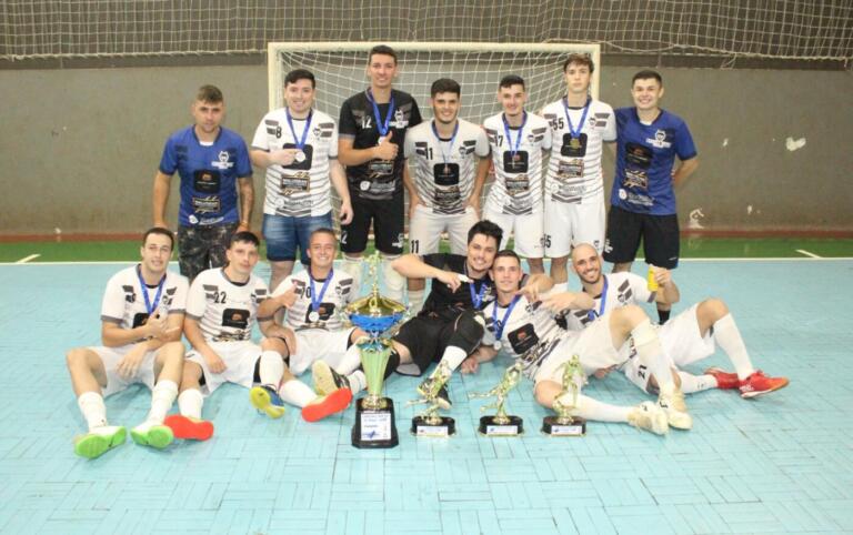 Com show da dupla Gustavo e Gefinho, Brilha Inox é campeão do Municipal de Futsal de Entre Rios