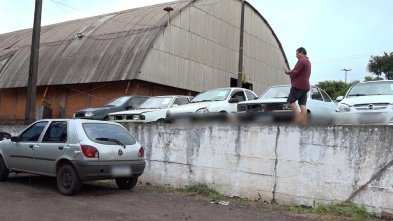 Interessados no leilão de veículos e sucatas podem conferir os 302 lotes até quarta-feira