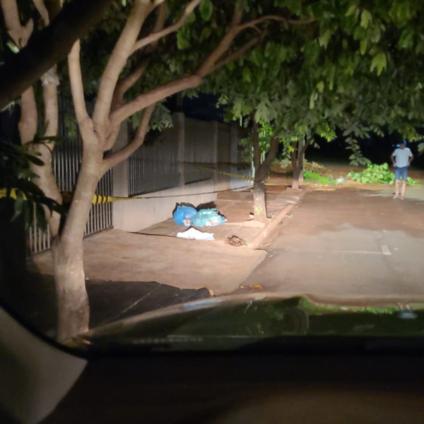 Bebê é encontrado morto, cortado, sem um dos pés, em saco de lixo no Paraná