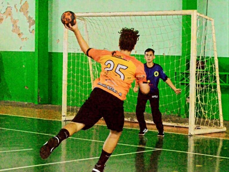 Mercedes: handebol feminino é campeão e masculino 3º lugar no Paranaense Sub-15