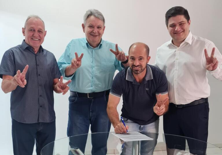 Vereador Iloir de Lima se filia ao PL