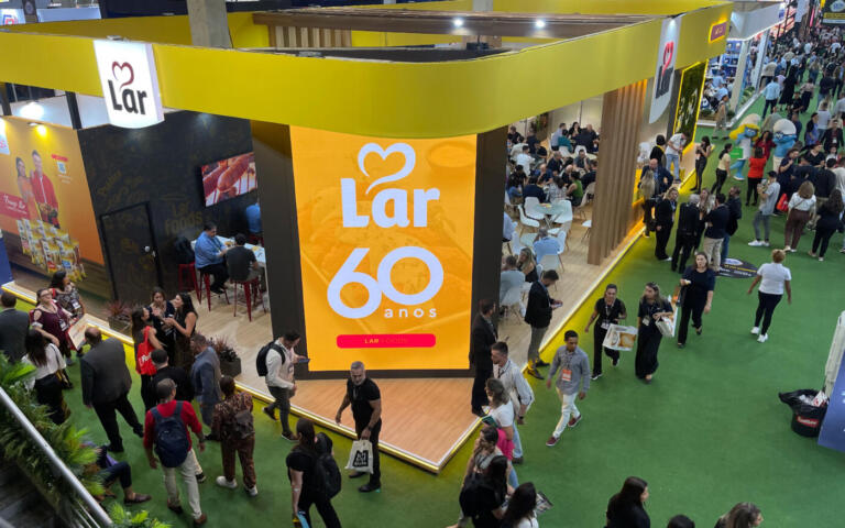 Lar Cooperativa avalia com sucesso a participação na ExpoApras