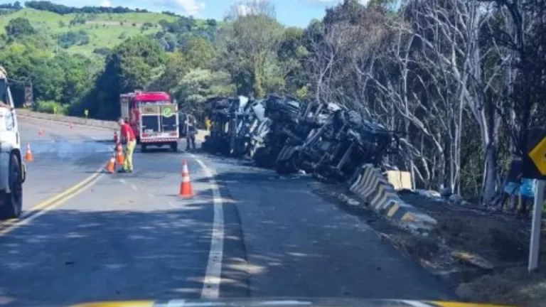 Balanço do feriado: duas pessoas morreram e 13 se feriram em acidentes na região de Cascavel