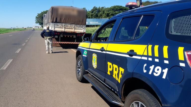 Caminhão carregado com 400 mil maços de cigarros é apreendido na BR-163