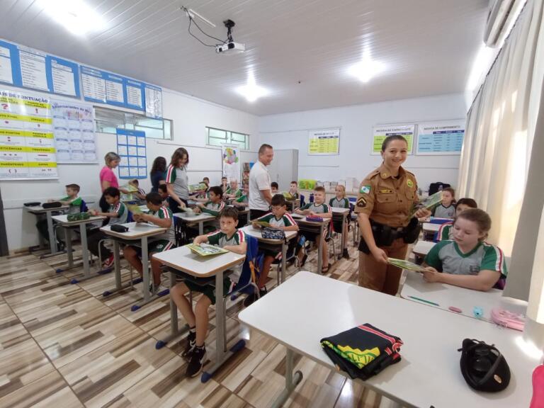 Escola Presidente Costa e Silva sedia aula inaugural do Proerd em 2024