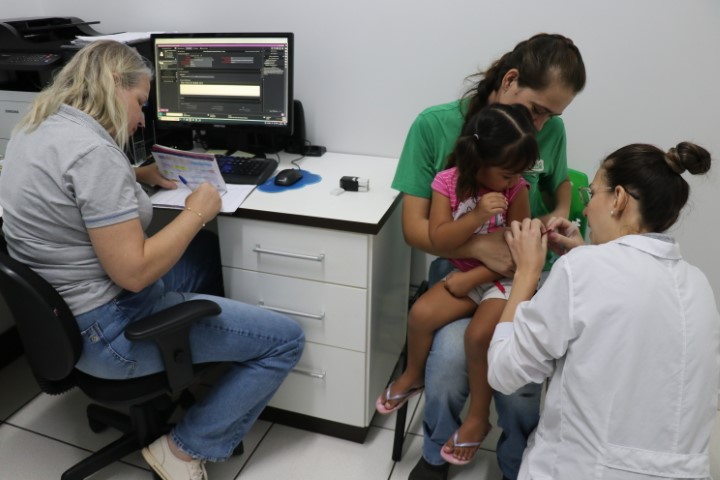 Dia D contra influenza é realizado em Pato Bragado; vacinação segue até 31 de maio