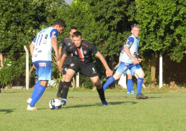 Chiquinho marca nos acréscimos, e Aimoré soma primeiros pontos na Copa Sicoob Confiança/Chopp Verde