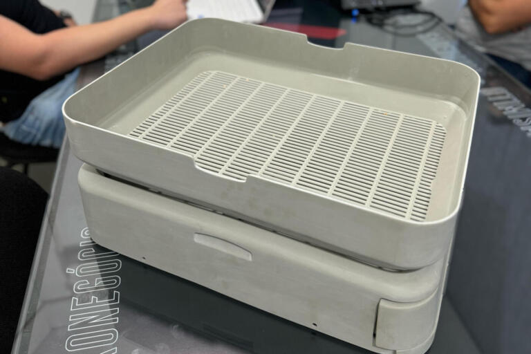 Apoiada pelo Anjo Inovador, startup de Toledo desenvolve banheiro sustentável para gatos