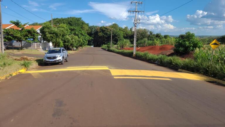 Mobilidade realiza repintura de lombadas