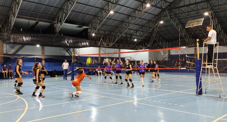 Conhecidos os semifinalistas do Municipal de Voleibol