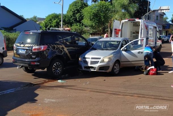 Montana e viatura da PF se envolvem em acidente em Entre Rios do Oeste